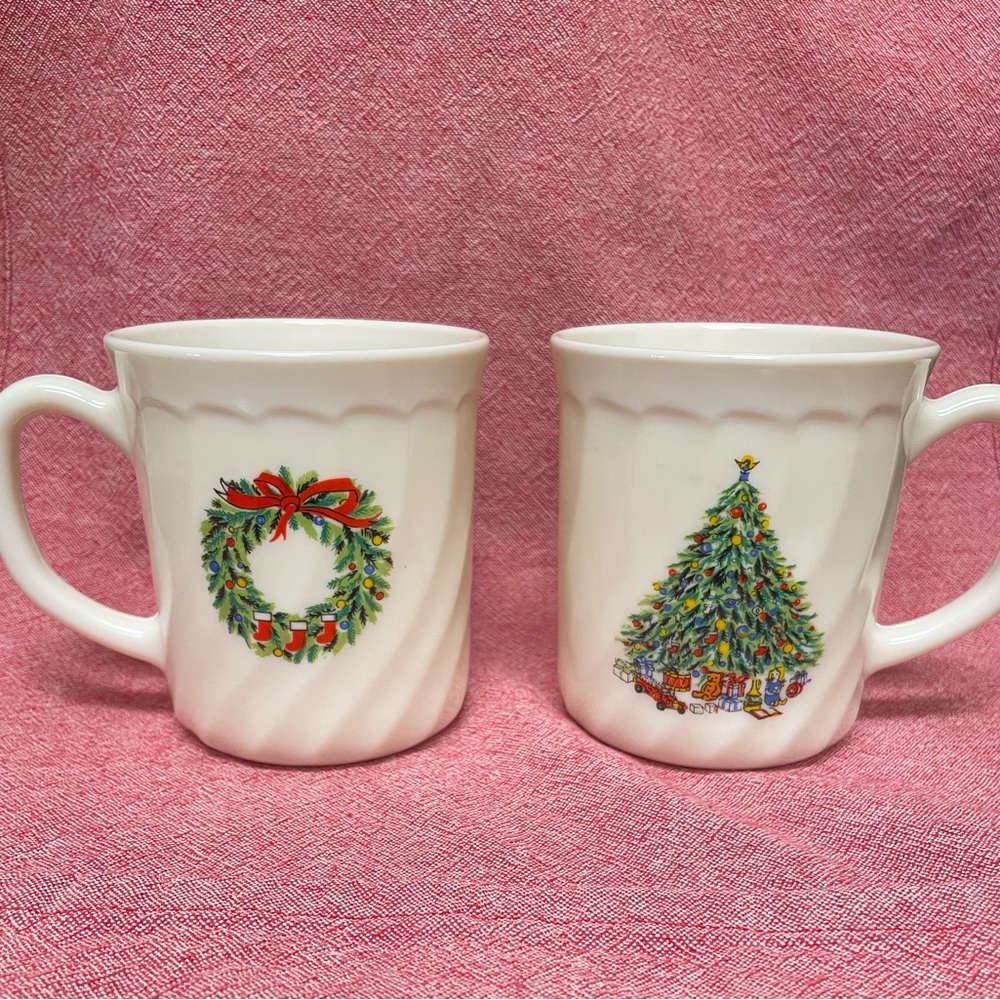 Set of 2 Salem Porcelle Christmas Mugs